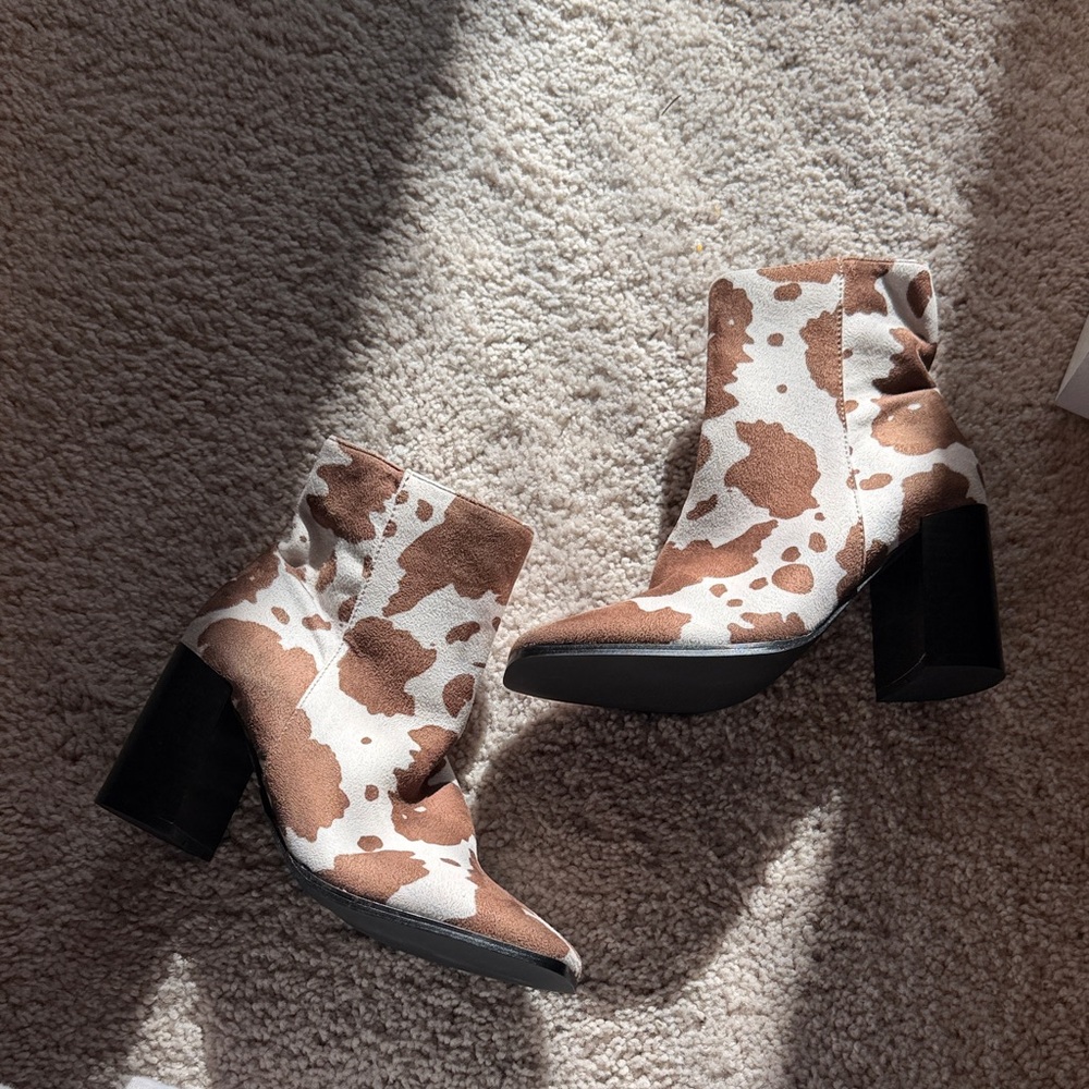 Nasty Gal Brown and White Ankle Boots